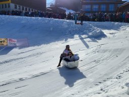 Badewannenrennen Stoos